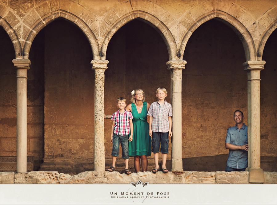 Séance famille - Bordeaux - Saint Emilion - Gironde - Guillaume Arnoult photographe - un moment de pose-1