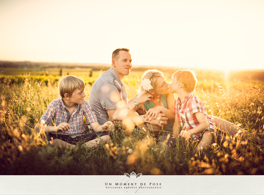 Séance famille - Bordeaux - Saint Emilion - Gironde - Guillaume Arnoult photographe - un moment de pose-10