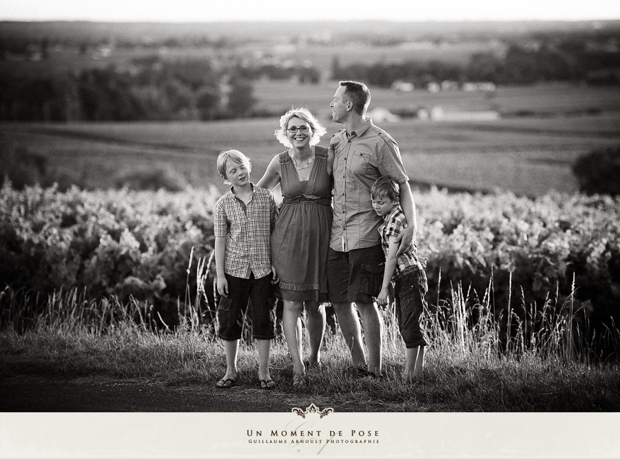 Séance famille - Bordeaux - Saint Emilion - Gironde - Guillaume Arnoult photographe - un moment de pose-21