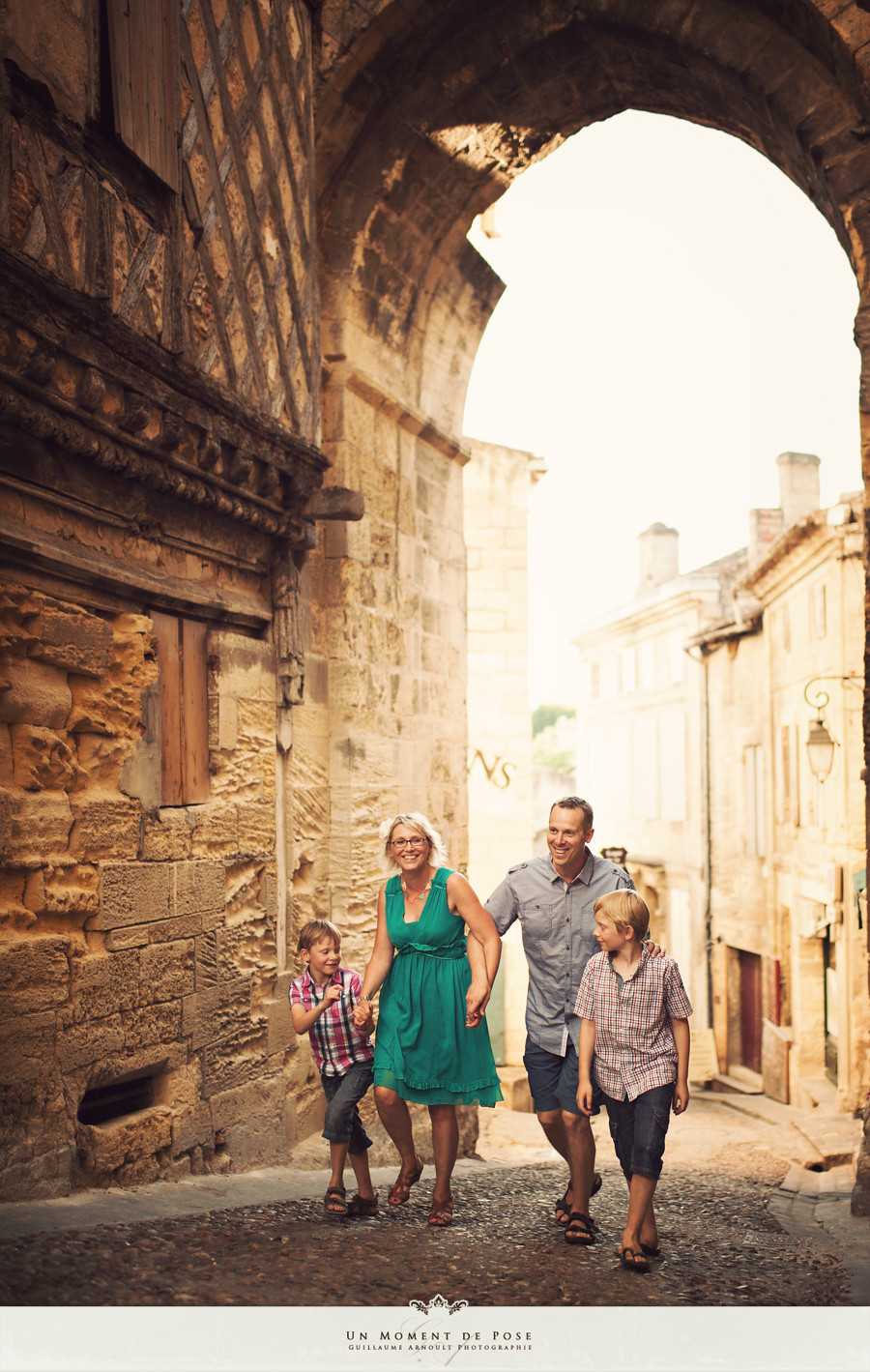 Séance famille - Bordeaux - Saint Emilion - Gironde - Guillaume Arnoult photographe - un moment de pose-3